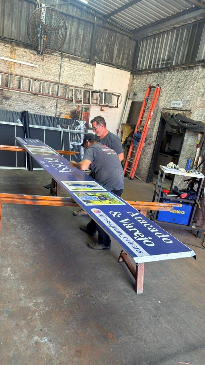 Produção de placa em lona